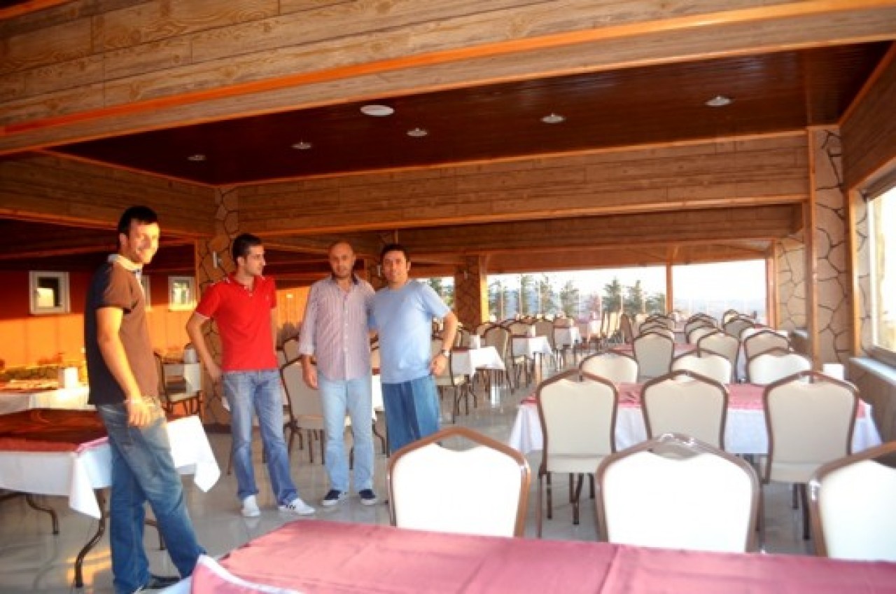 SARP RESTAURANT'DA HEPSİ BİR ARADA 12