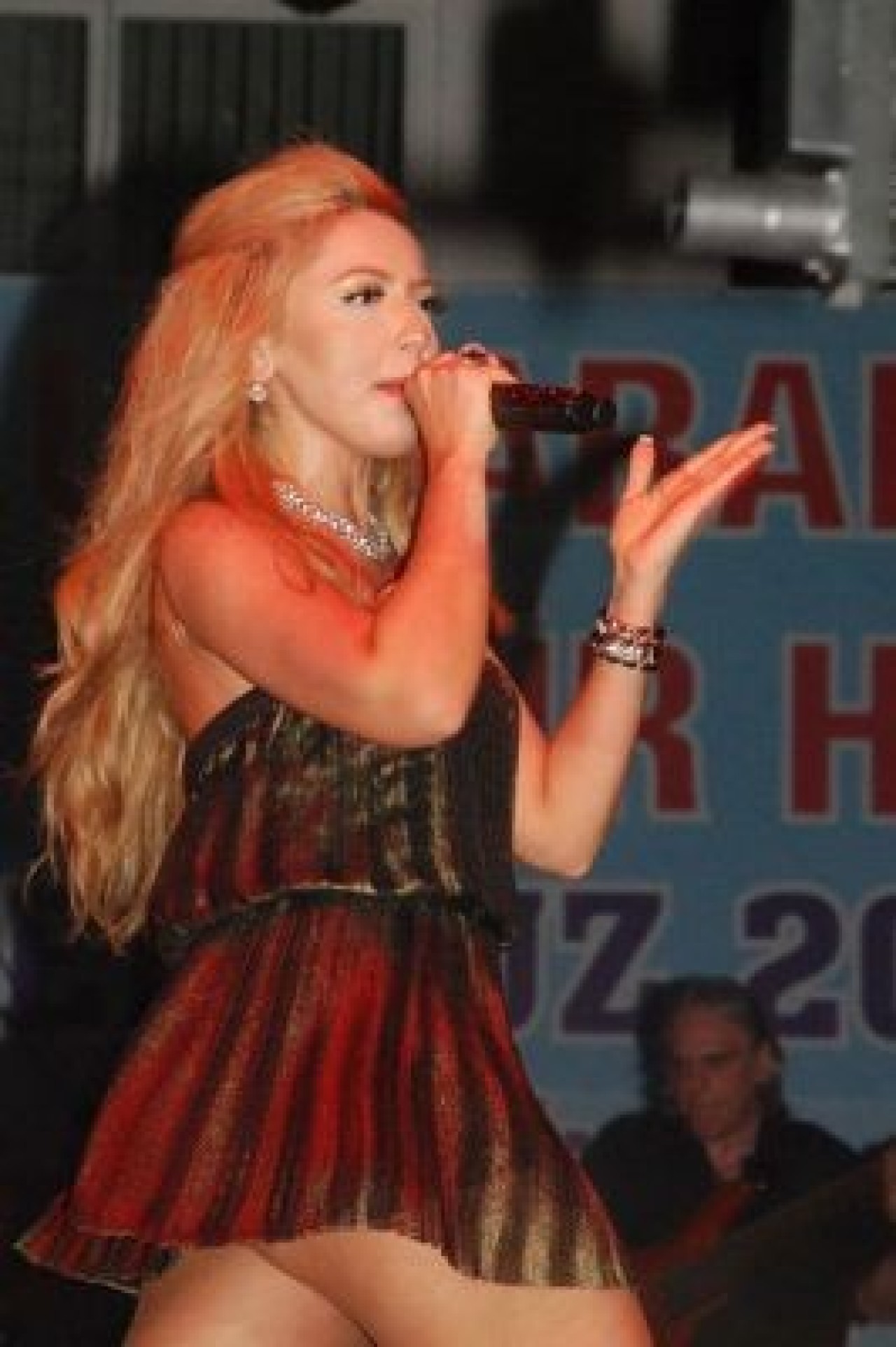 Hadise, Yine Yürek Hoplattı... 9