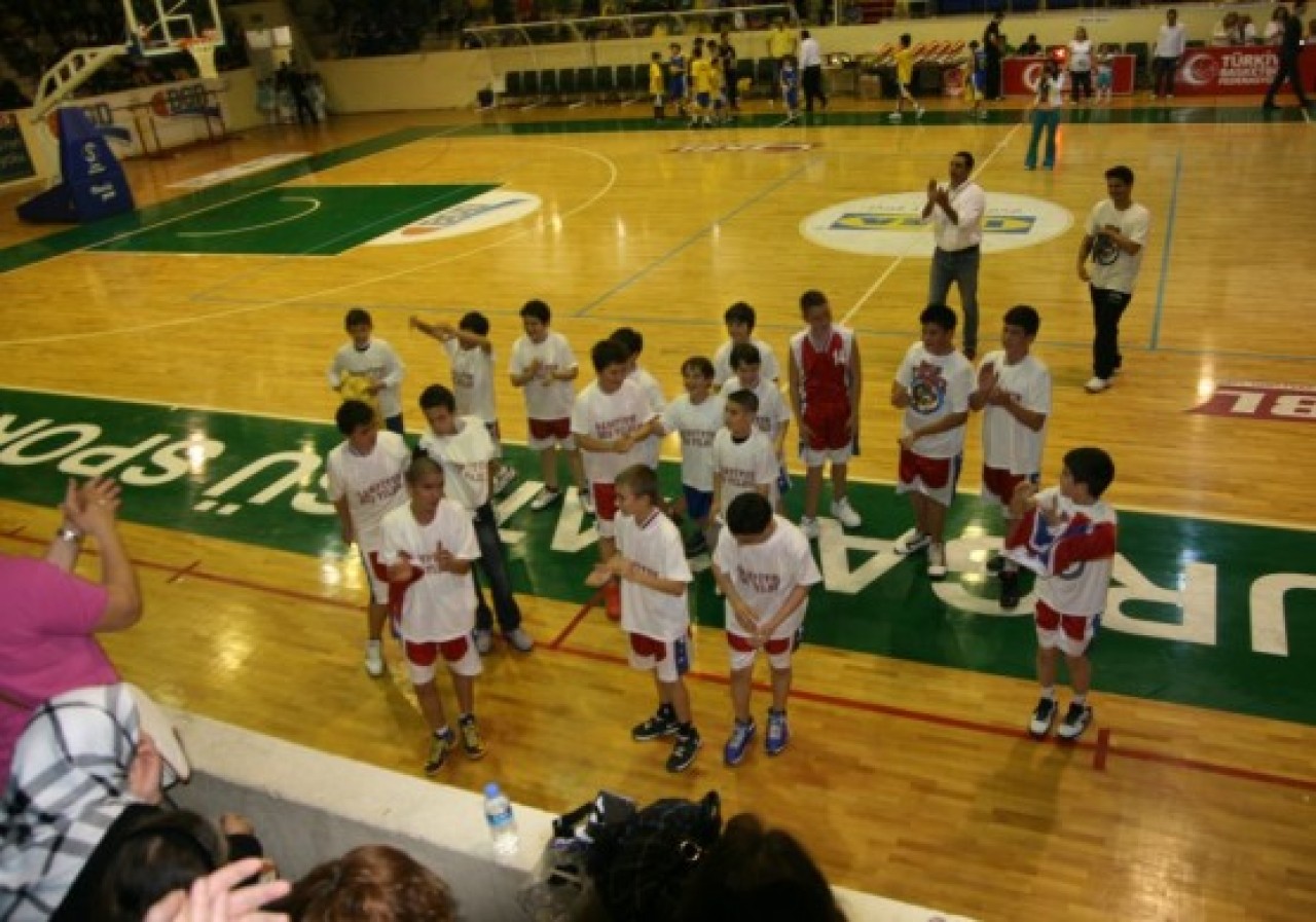 Minik basketbolcuların büyük başarısı! 4