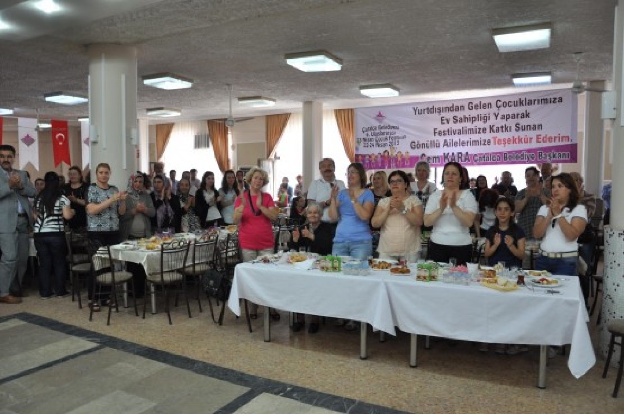 Cem Kara gönüllü aileleri kahvaltıda buluşturdu 18