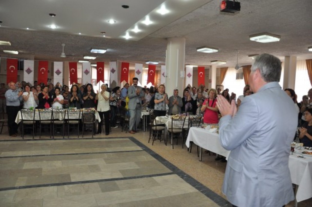 Cem Kara gönüllü aileleri kahvaltıda buluşturdu 19