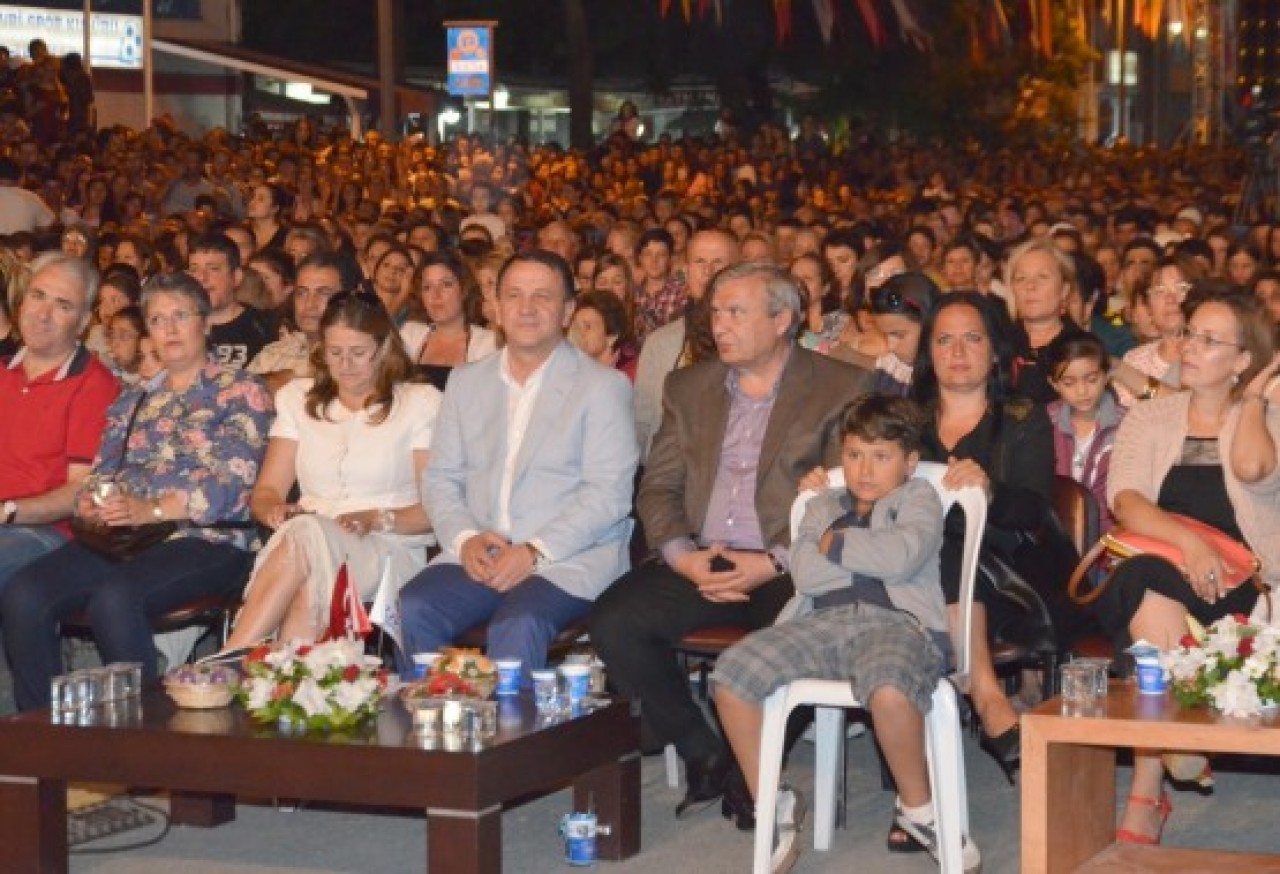 SİLİVRİ’DE “HADİSE’Lİ” FESTİVAL GECESİ 22