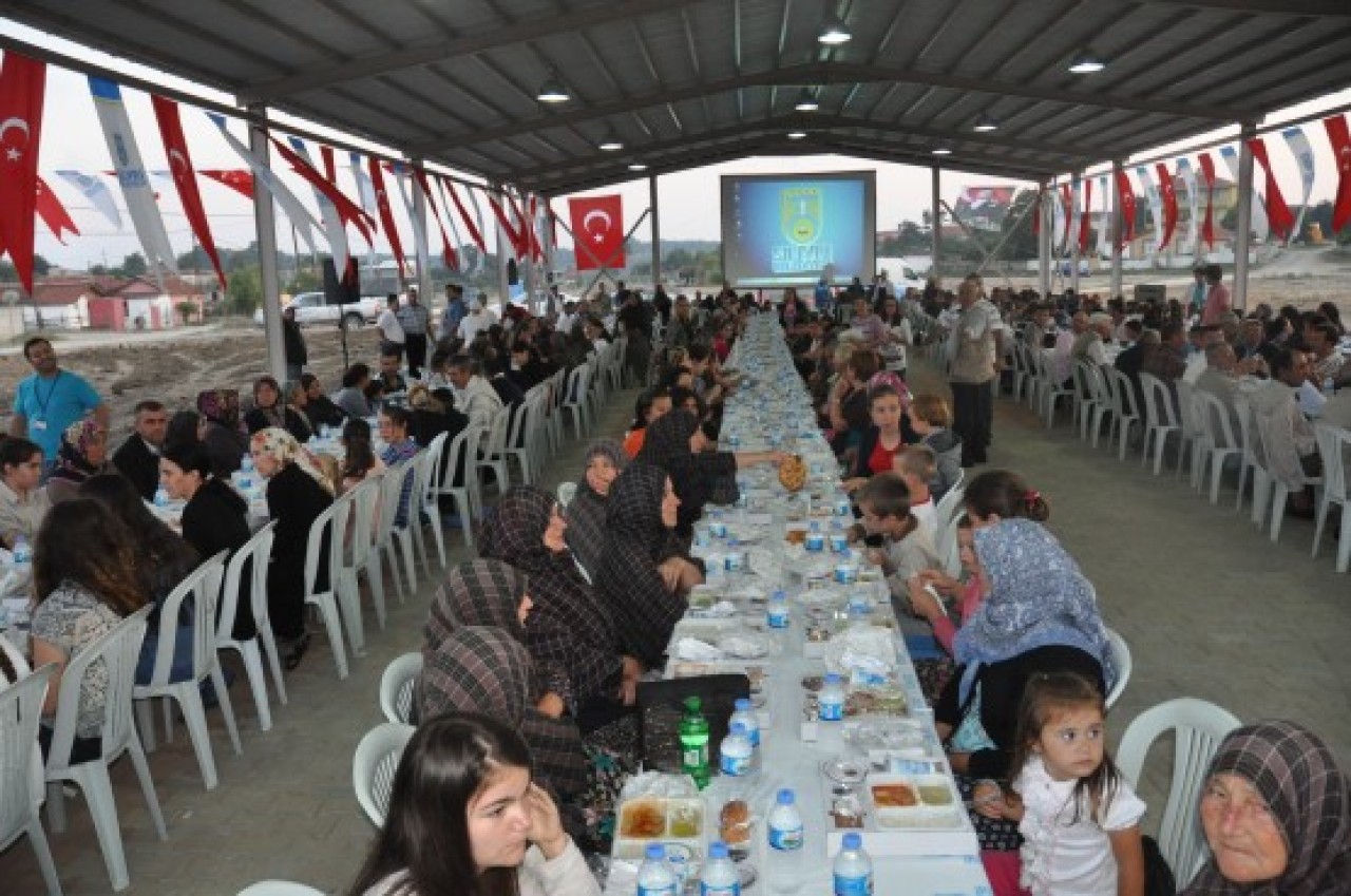 BELEDİYE İLK İFTAR SOFRASINI SAYALAR’DA KURDU 4