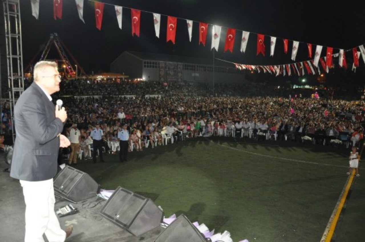 Festivale Demet Akalın damgası 10