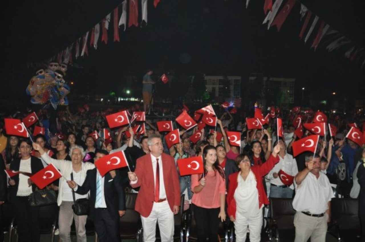 ERGUVAN FESTİVALİ’NDE ZAFER BAYRAMI COŞKUSU 9