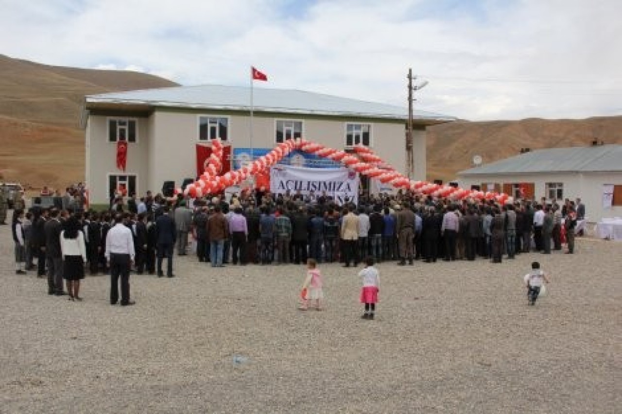 Vehbi Orakçı okulunu görkemli bir tören ile açtı 1