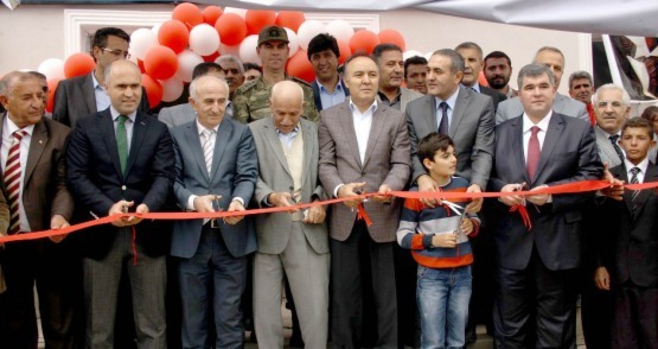 Vehbi Orakçı okulunu görkemli bir tören ile açtı 2