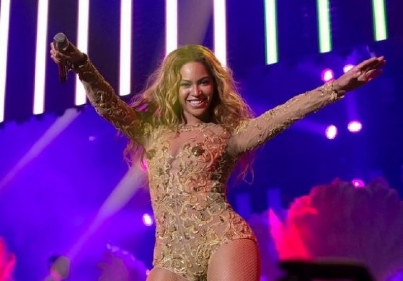 BEYONCE'NİN ŞARKISINDAKİ GÖNDERME YÜZÜNDEN BAŞI DERTTE 11