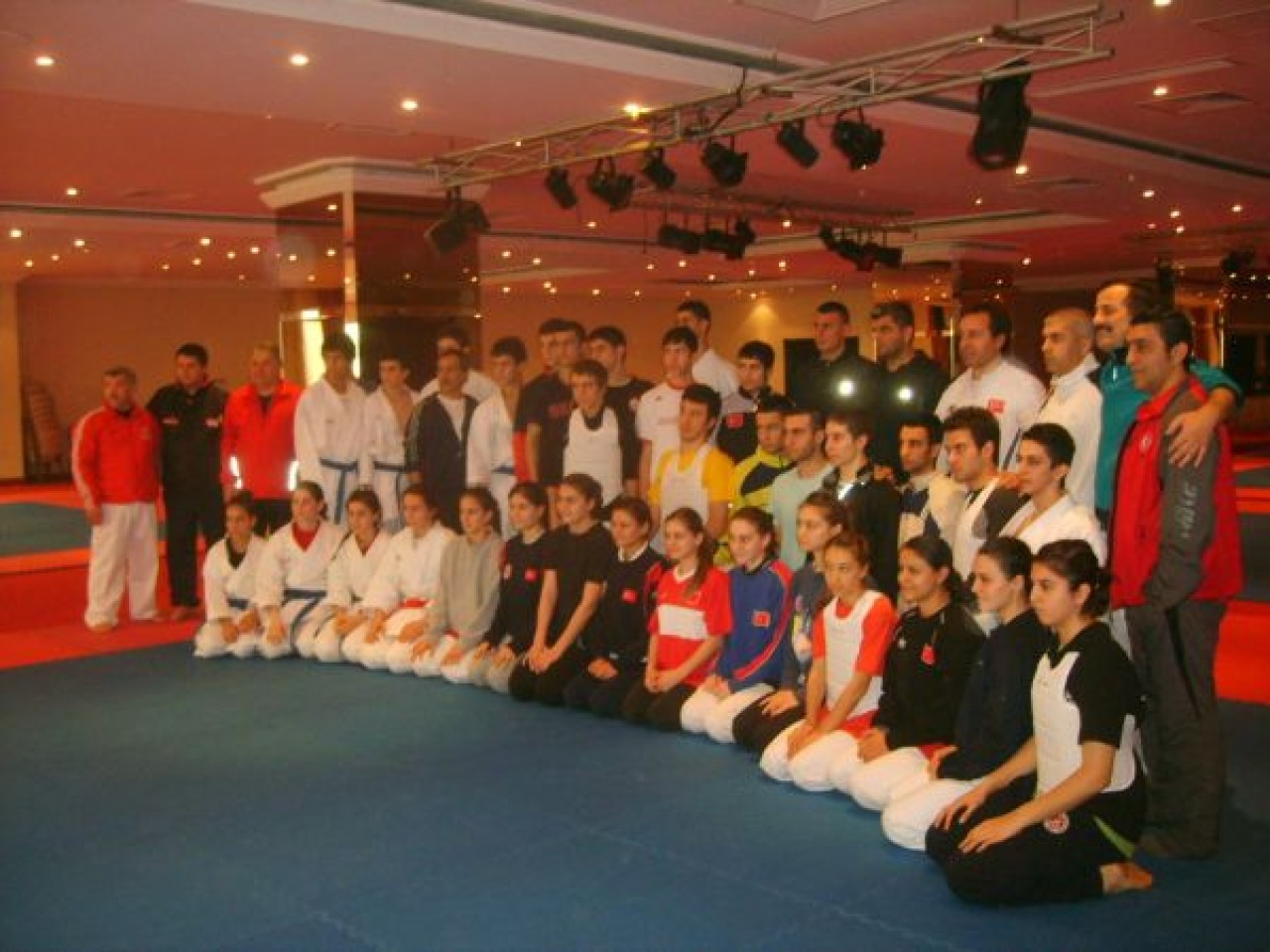 KARATE MİLLİ TAKIMI KAMPTA(ARTEMİS HOTEL-KUMBURGAZ 15