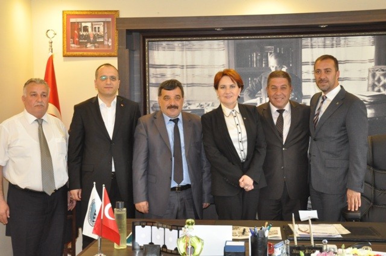 SİLİVRİLİLER AKŞENER’İ BAĞRINA BASTI 6