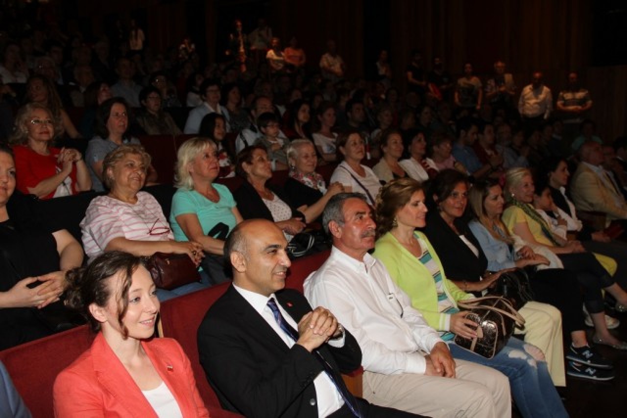 19 MAYIS BAKIRKÖY’DE COŞKUYLA KUTLANDI 3