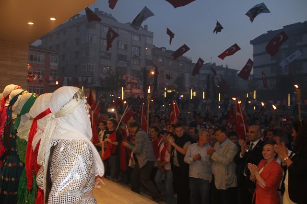 19 MAYIS BAKIRKÖY’DE COŞKUYLA KUTLANDI 9