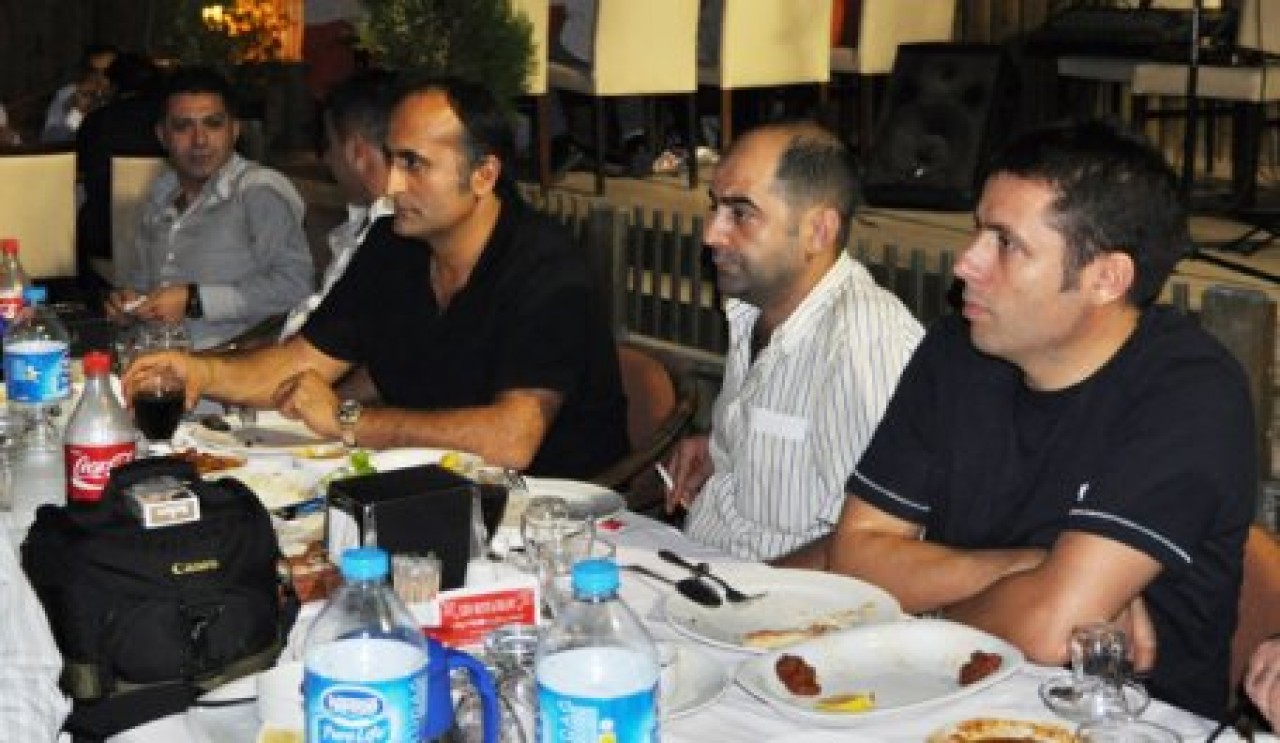 Gazeteciler Demir’in iftar yemeğinde buluştu