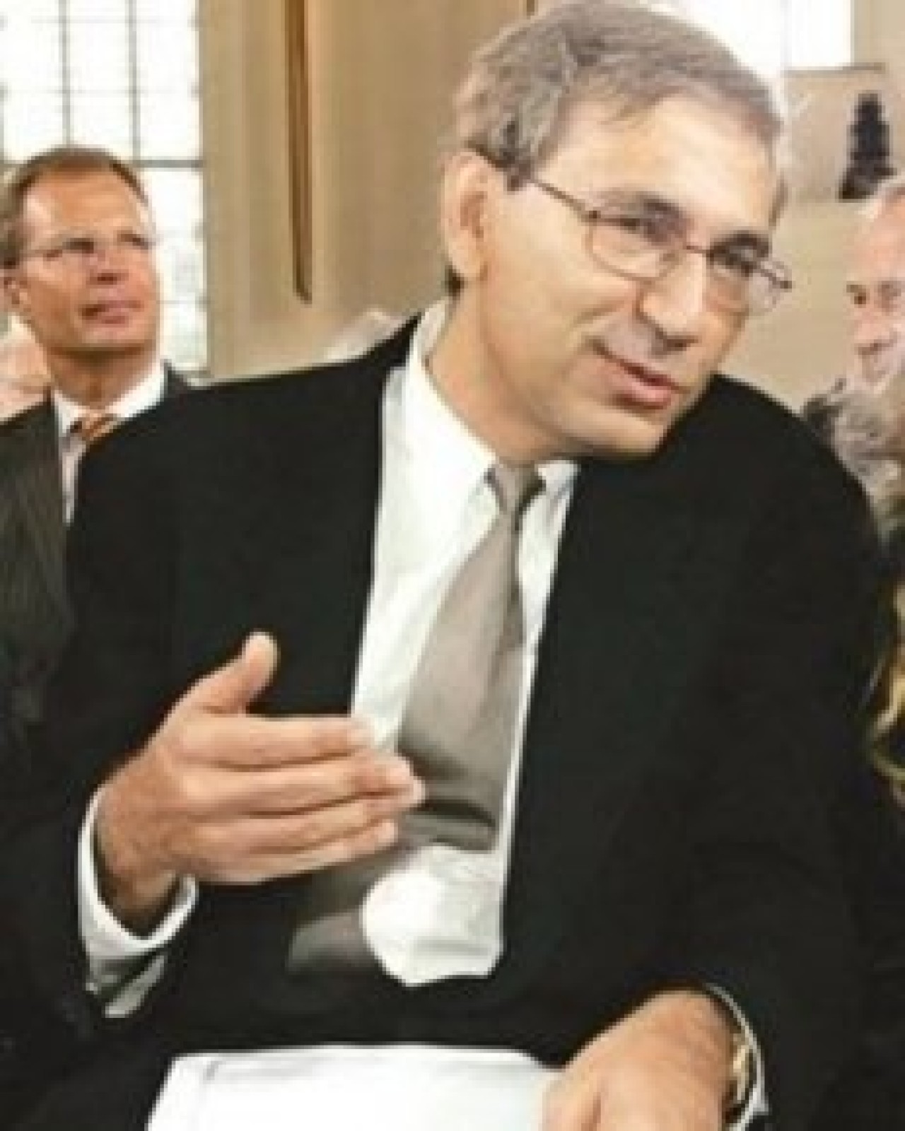 Atina’da Orhan Pamuk izdihamı