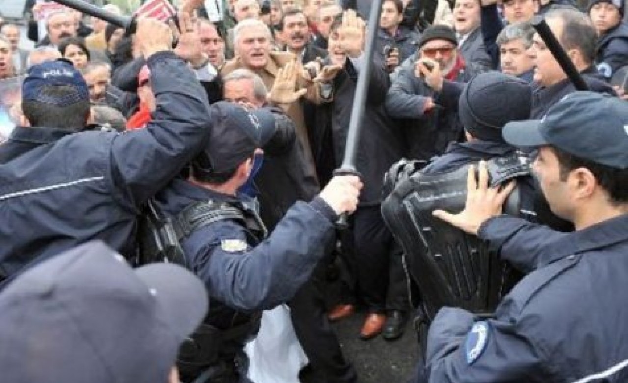 "Gaz bombaları, coplar bizleri yıldıramaz"