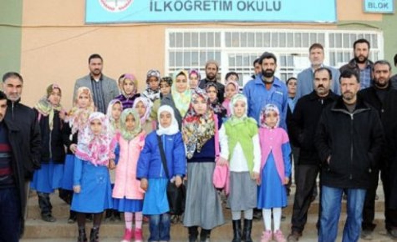 İlköğretim'de başörtüsü krizi