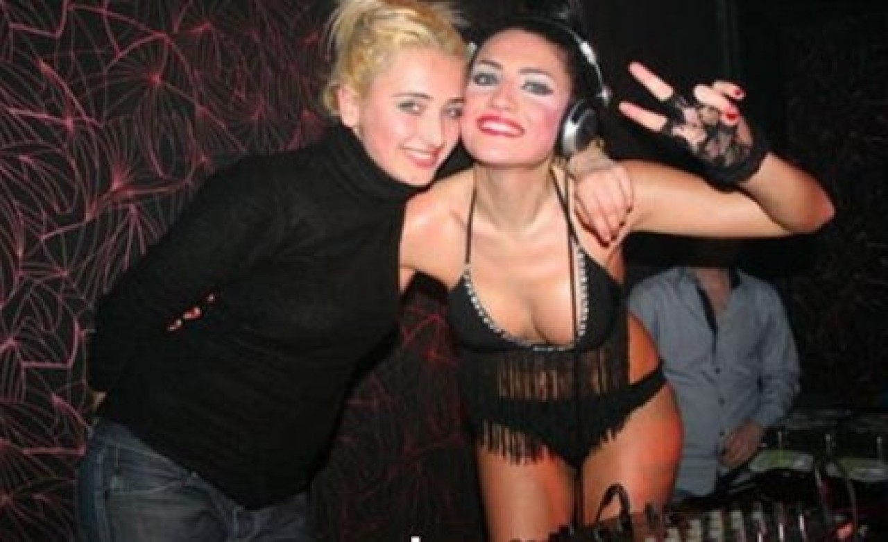 Üstsüz DJ Nikita Dans Show