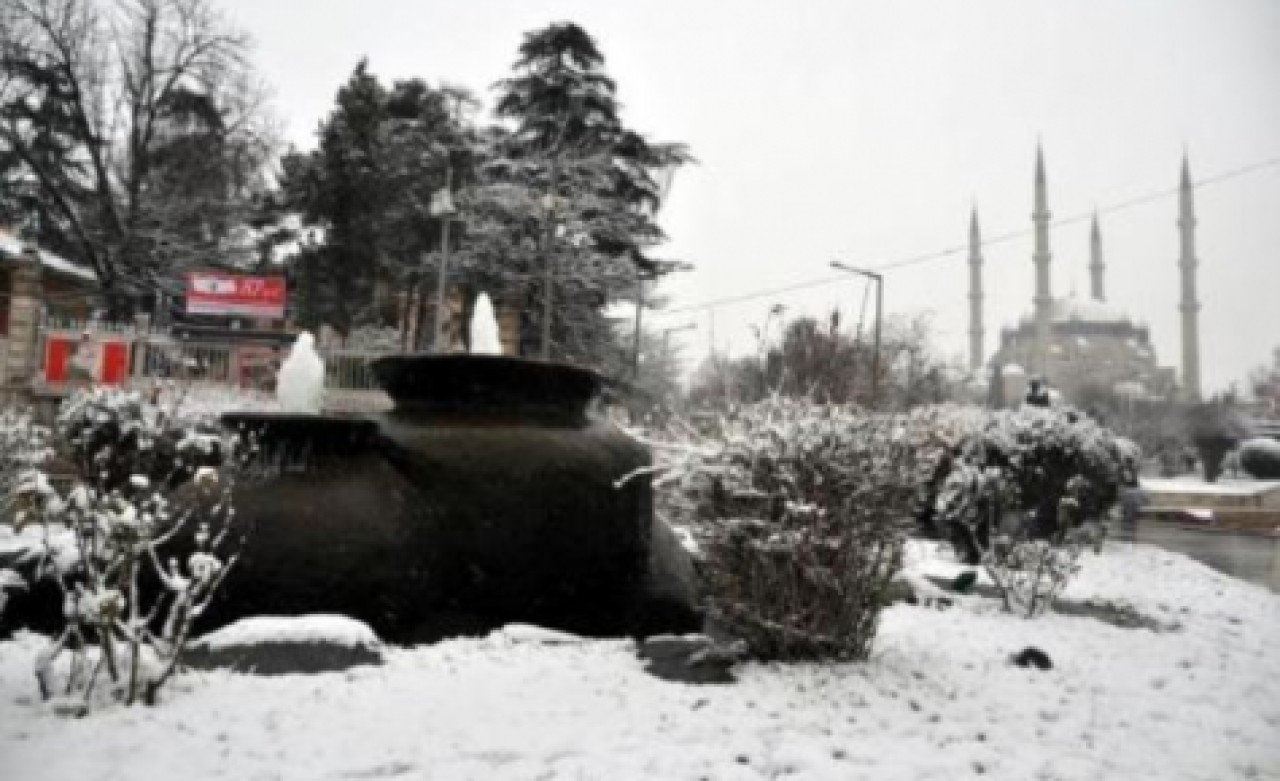 Kar İstanbul'a sınırına dayandı...