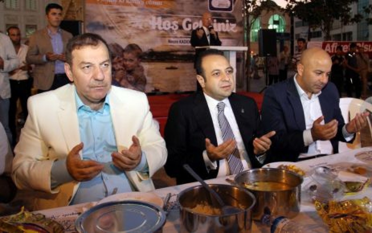 Bakan Bağış Esenyurt iftarında