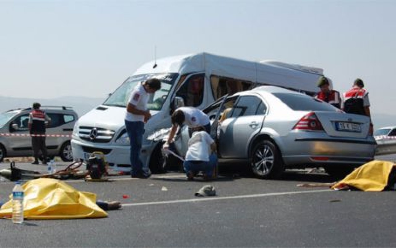 Yollar kan gölüne döndü