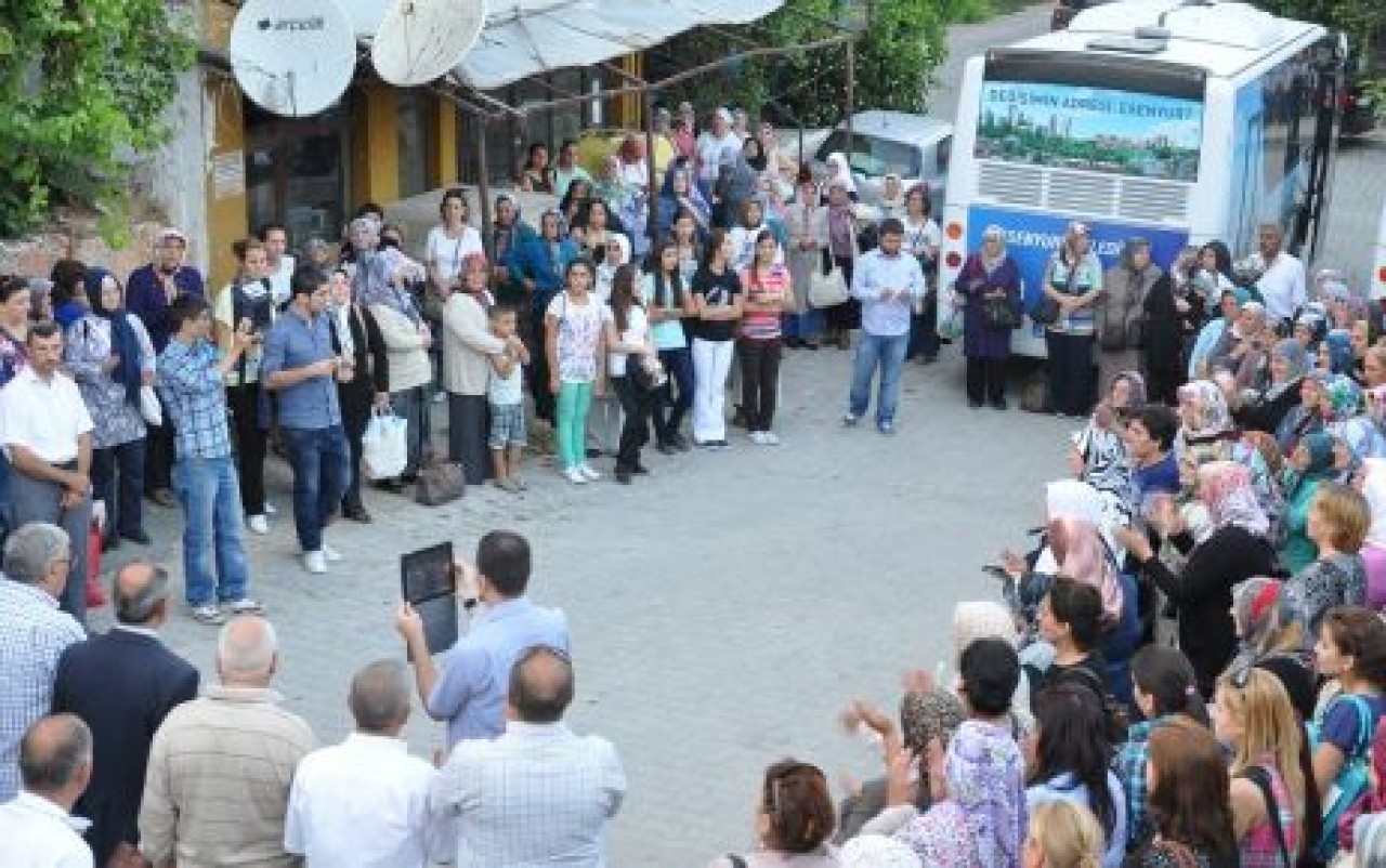 FENER’Lİ KADINLAR KÖYÜ TERK ETTİ