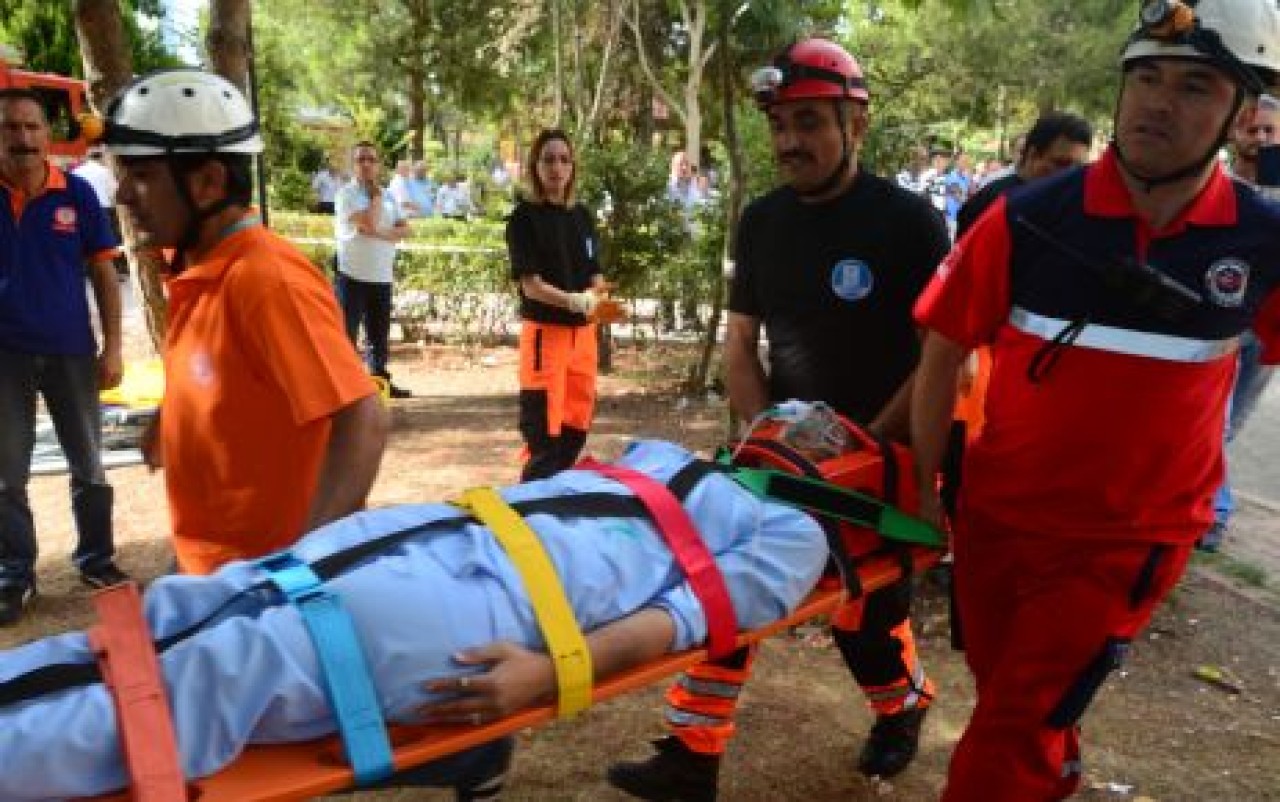 Hastanedeki tatbikat meraklı gözlerle izlendi