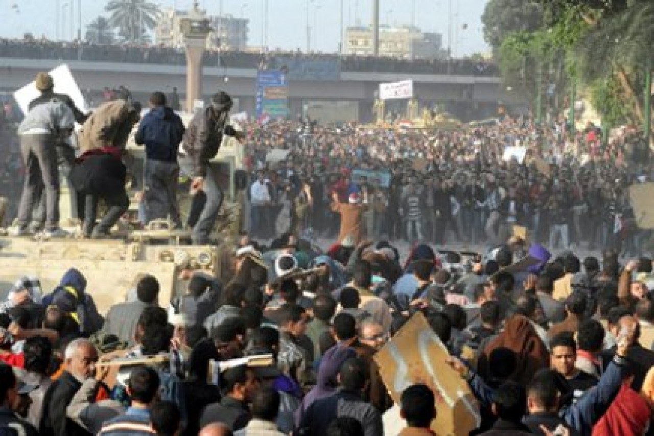 Tahrir Meydanı'nda silah sesleri duyuluyor