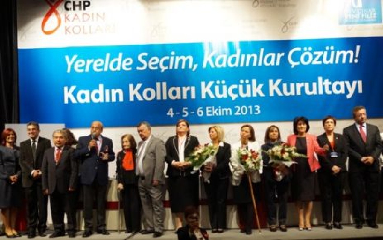 CHP'li kadın siyasetçiler meydana çıkıyor