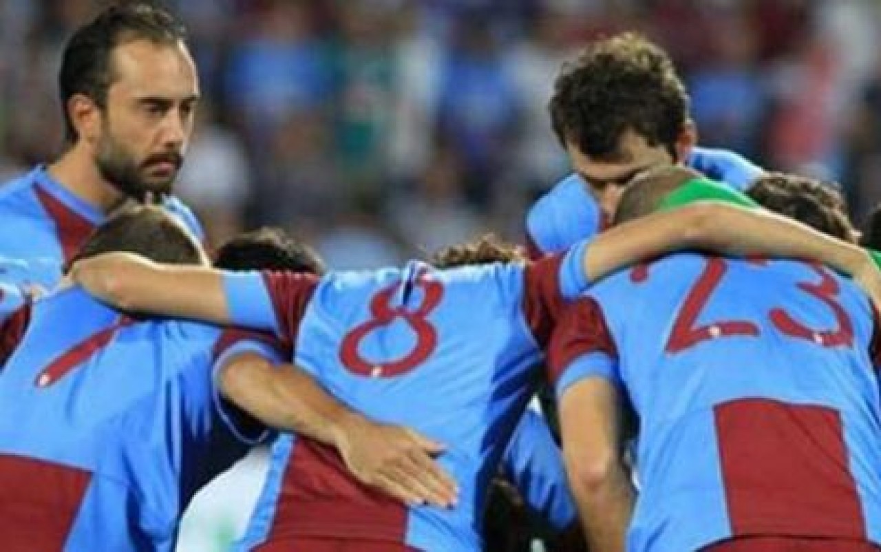 Trabzonspor, Legia Varşova'yı Evinde 2-0 Yendi