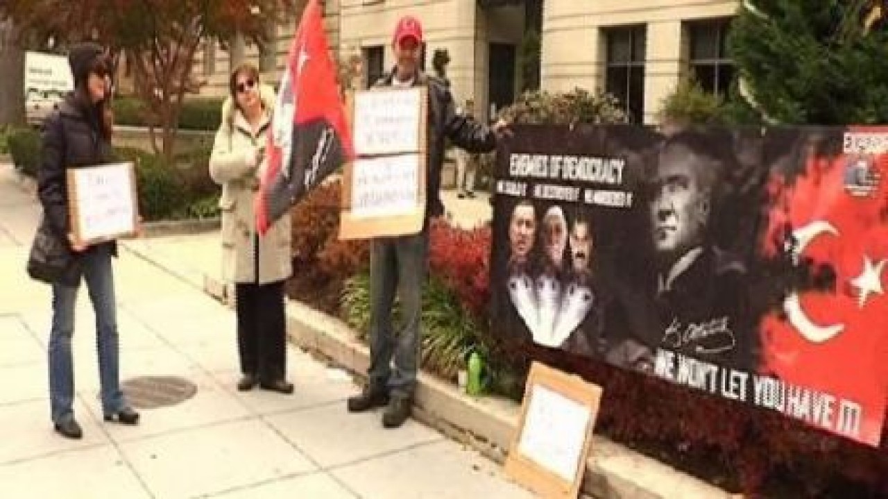 ABD'de Arınç'a protesto şoku