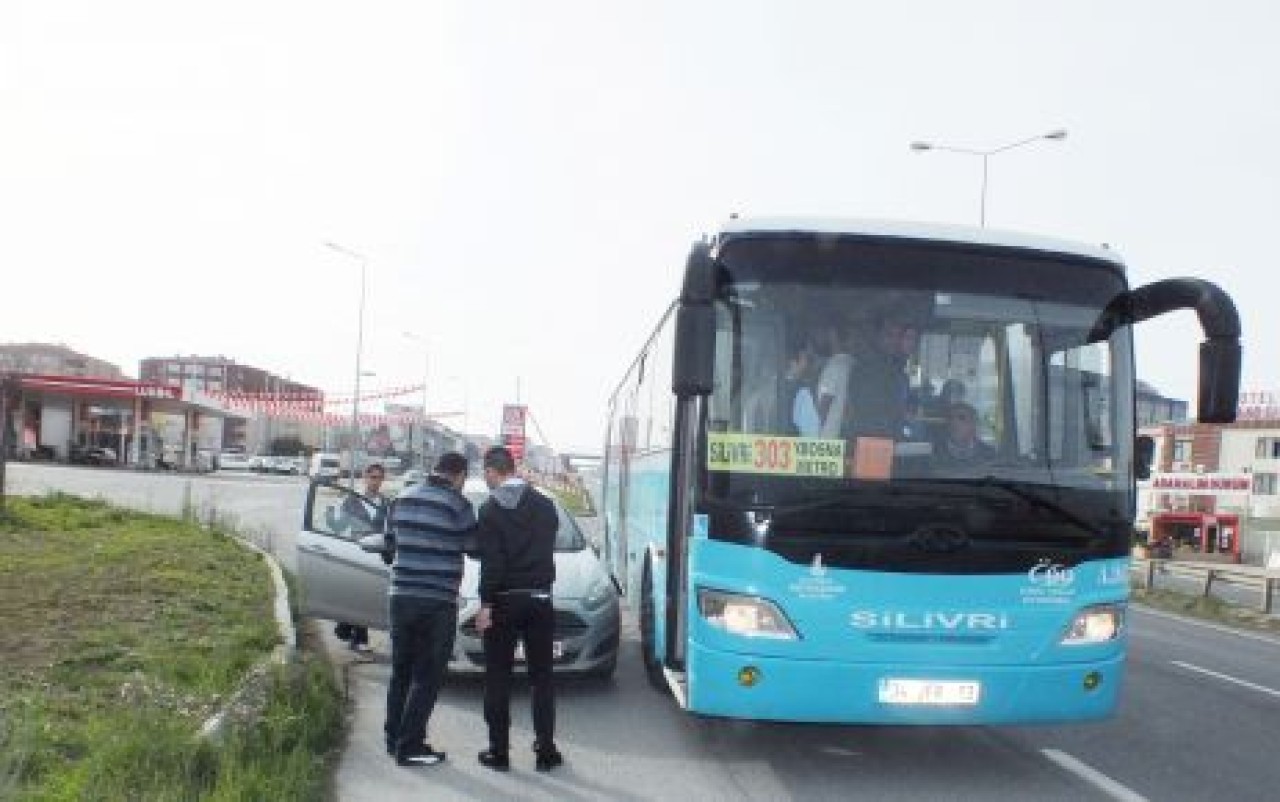 Otobüs kaza yaptı, yolcular panikledi