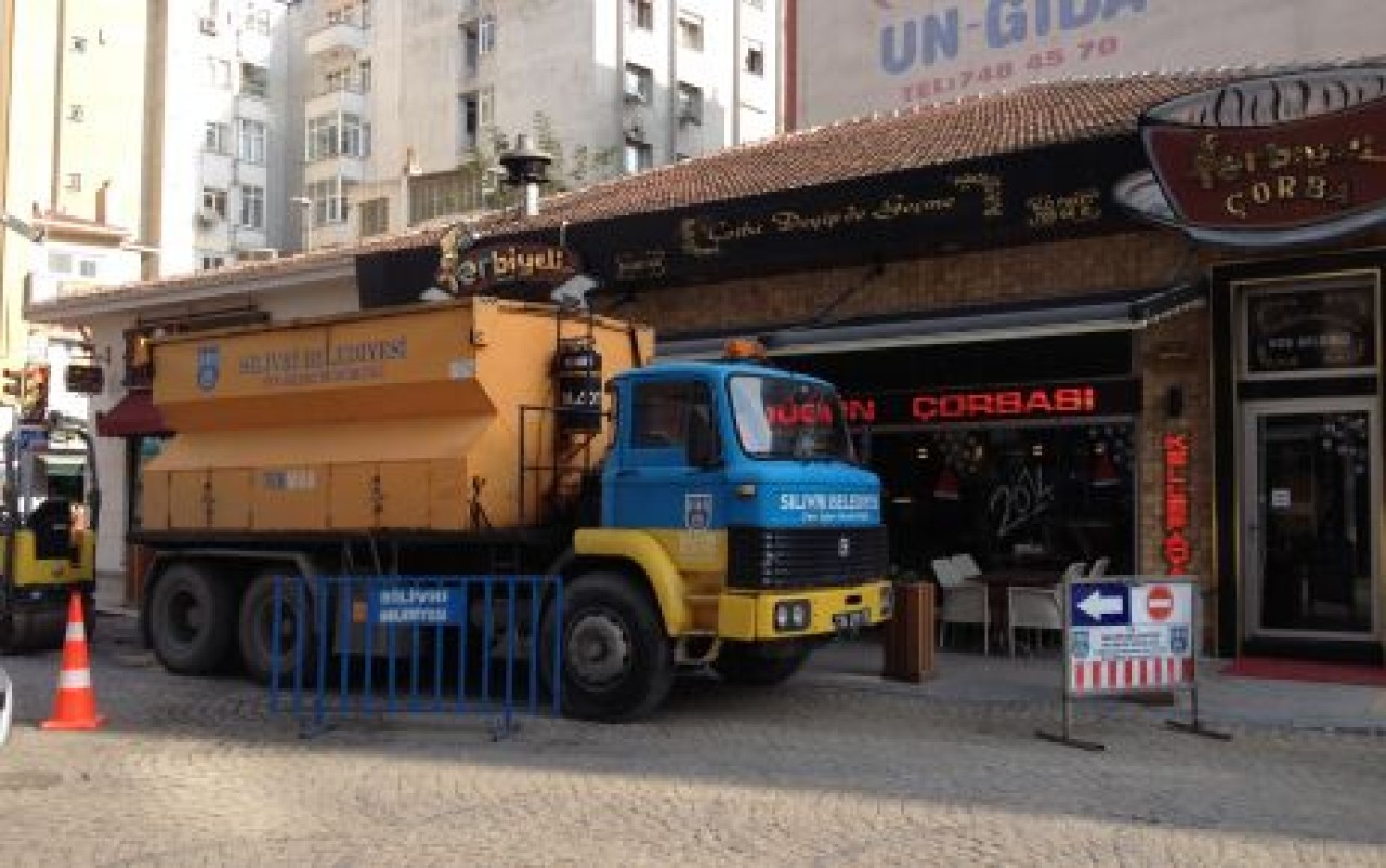 Yol çalışmasına Kamyon’lu tedbir!