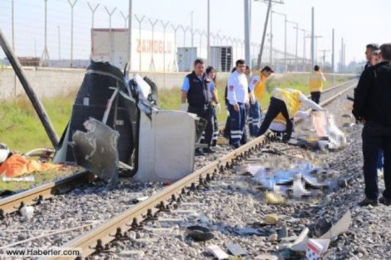 Mersin'de Tren Kazası : 9 Ölü