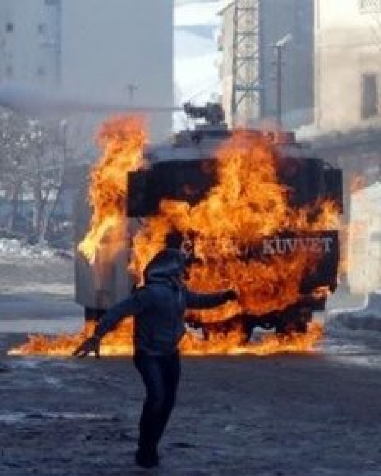 Hakkari yine karıştı