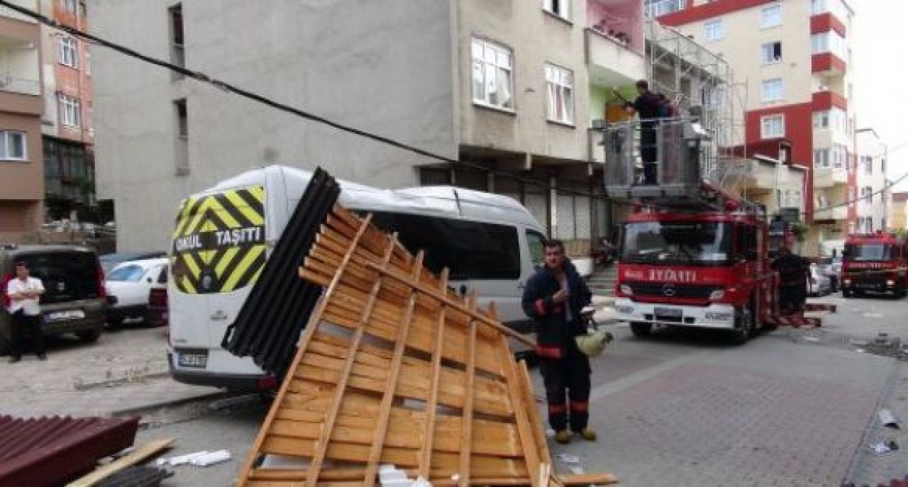 Hortum sokağı savaş alanına çevirdi