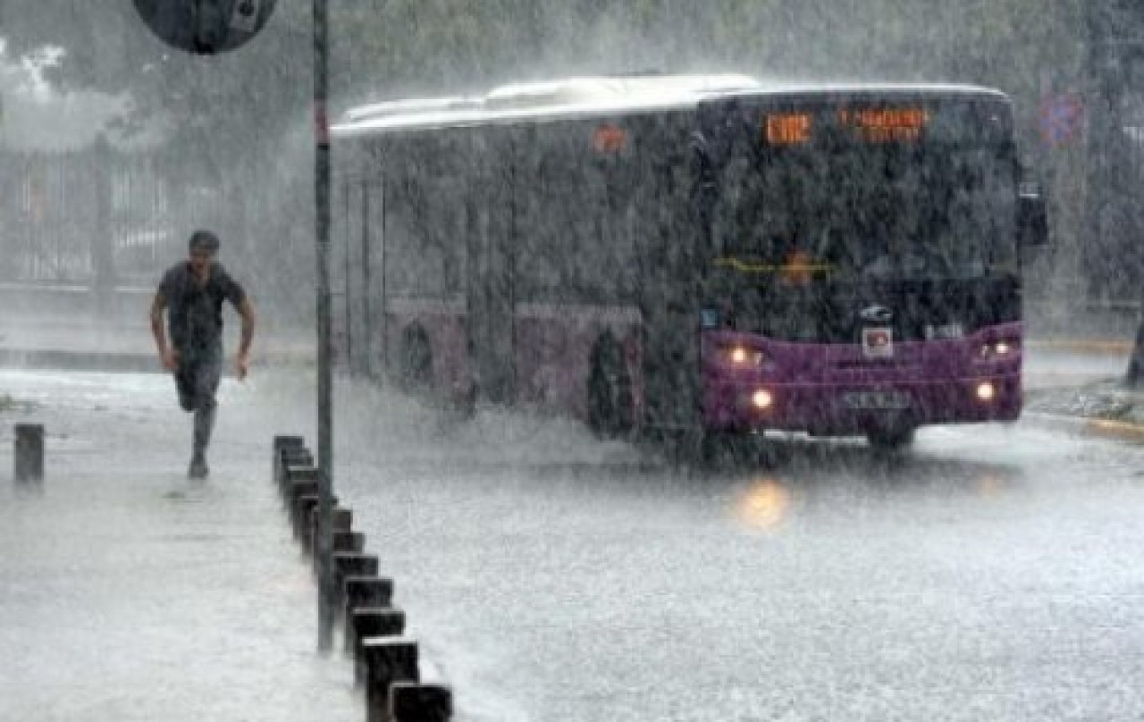 İstanbul'a Şiddetli Yağış Uyarısı