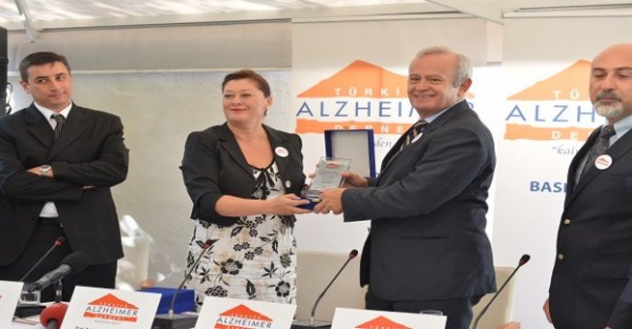 Alzheimer hastalarını unutmadılar