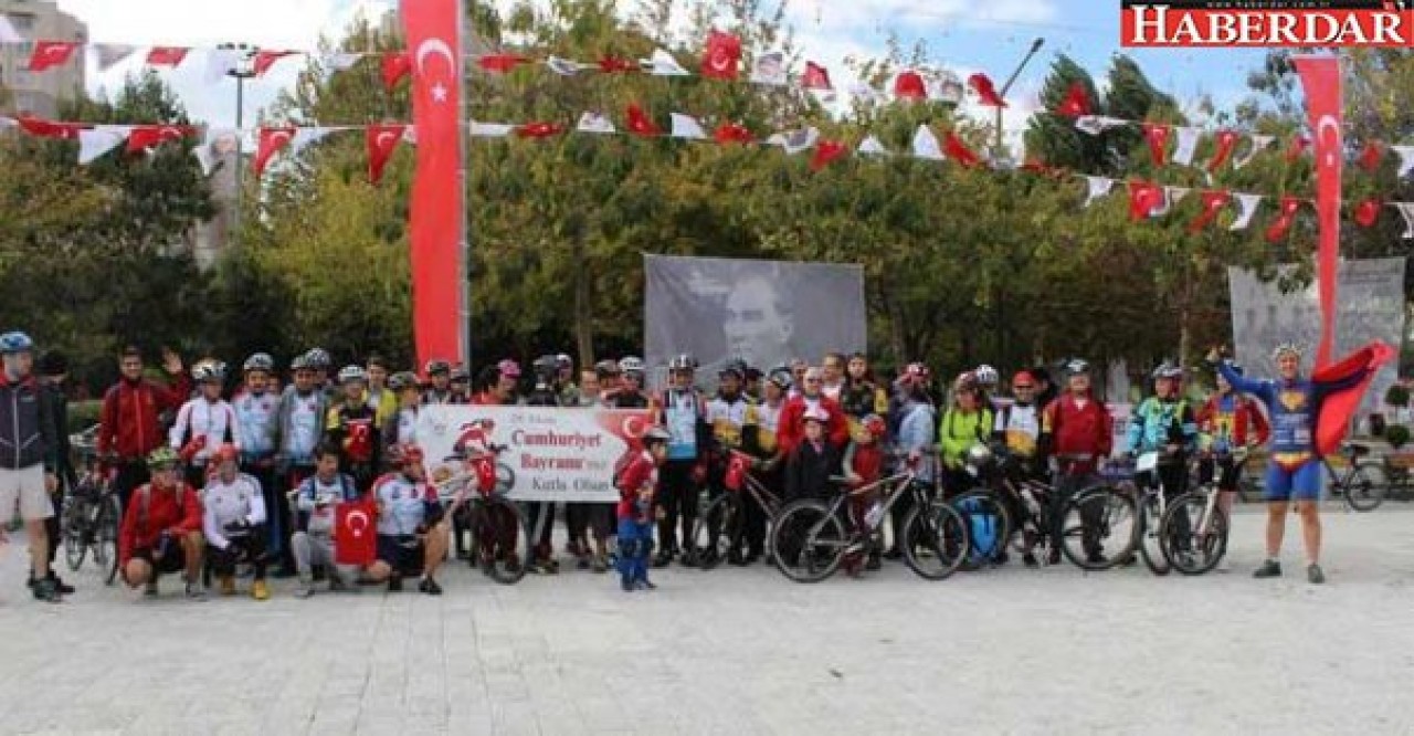 Büyükçekmece ve Beylikdüzü Cumhuriyet için pedalladı