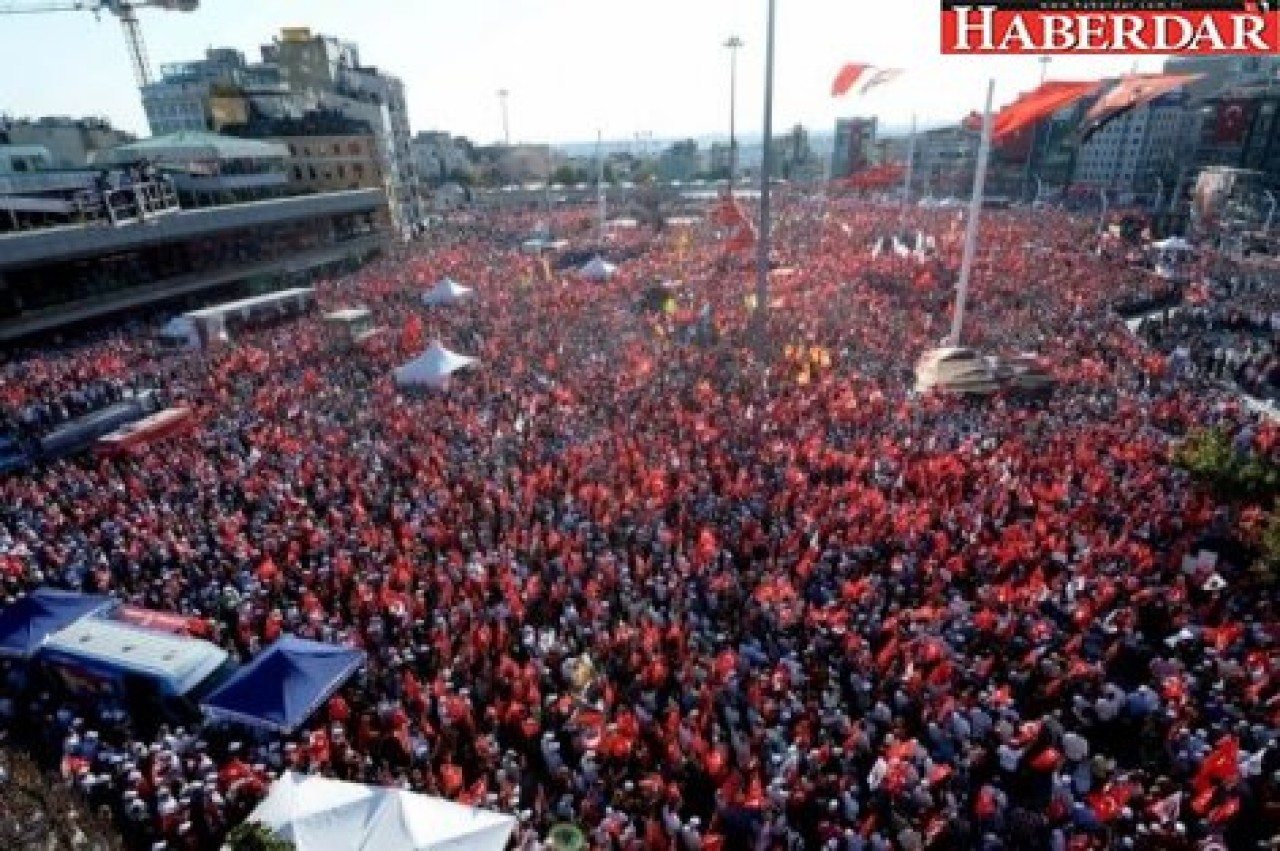 CHP İzmirde Demokrasi ve Cumhuriyet Mitingi düzenledi