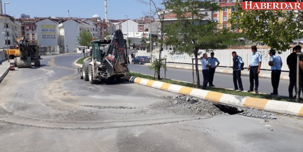 Esenyurtta yine yol çöktü