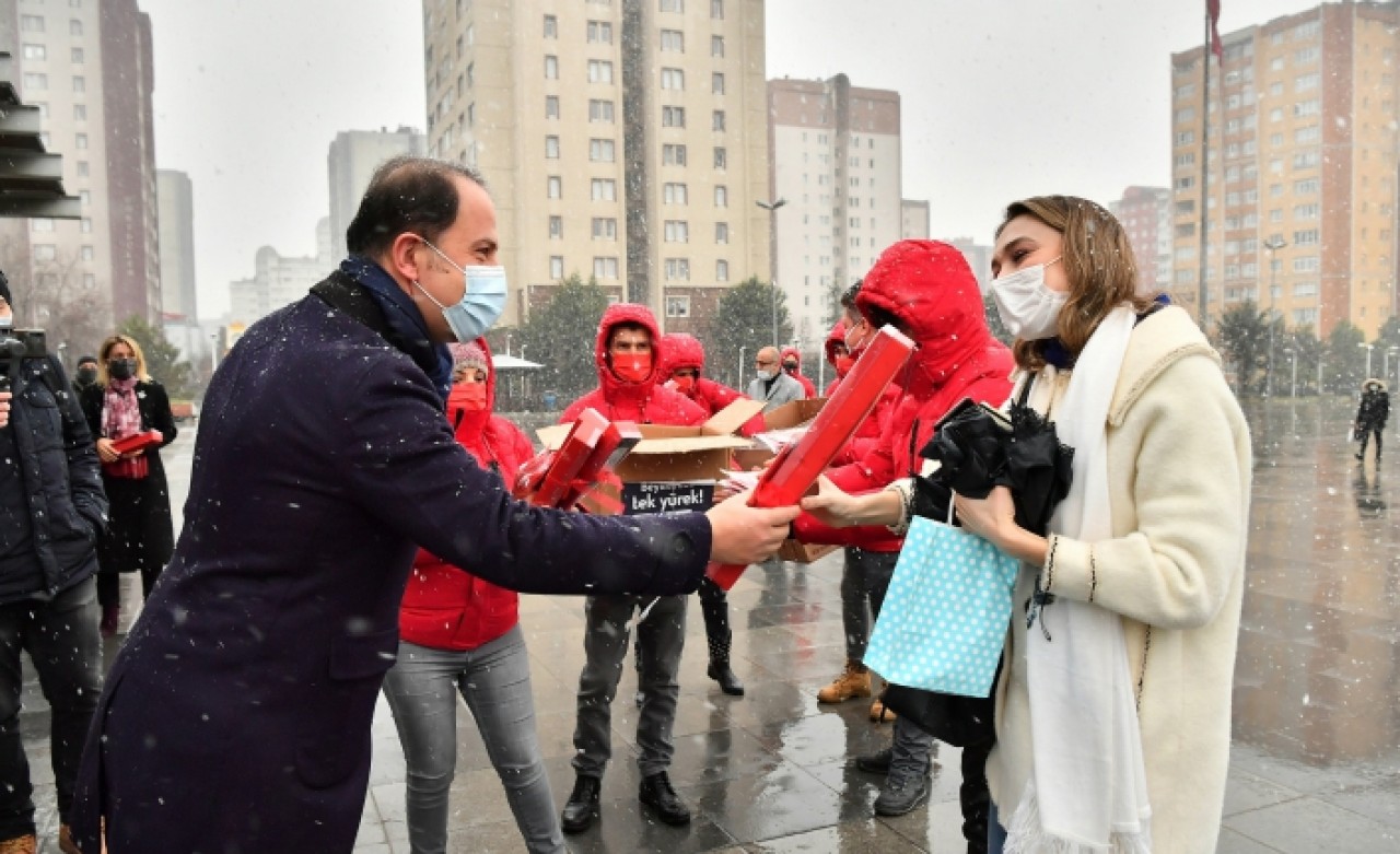 Beylikdüzü Belediye Başkanı Çalıktan 14 Şubat jesti