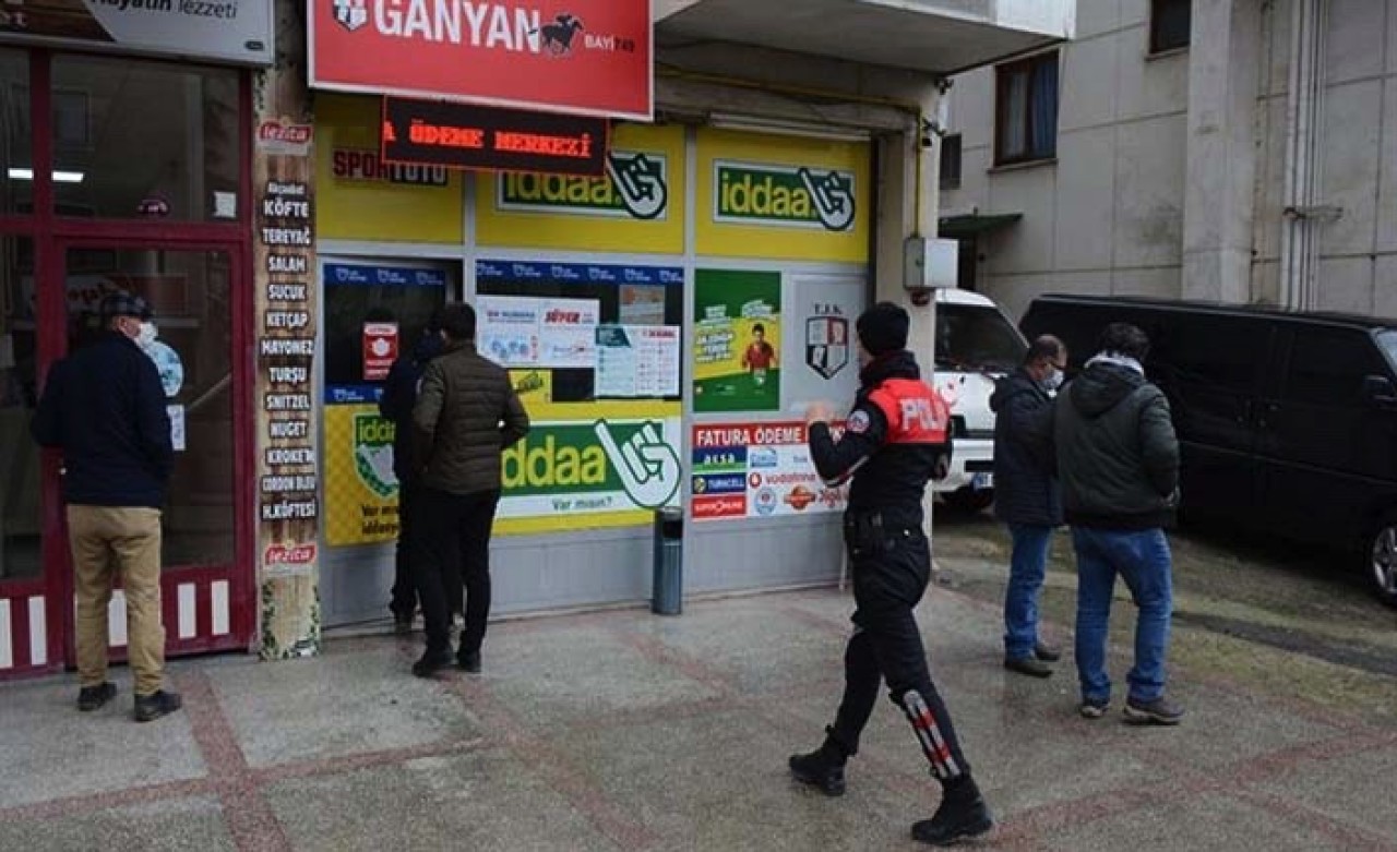 İçişleri Bakanlığı: Yasadışı bahis, kumar ve sokağa çıkma kısıtlamasına uymayan 390 şahsa idari para cezası uygulandı