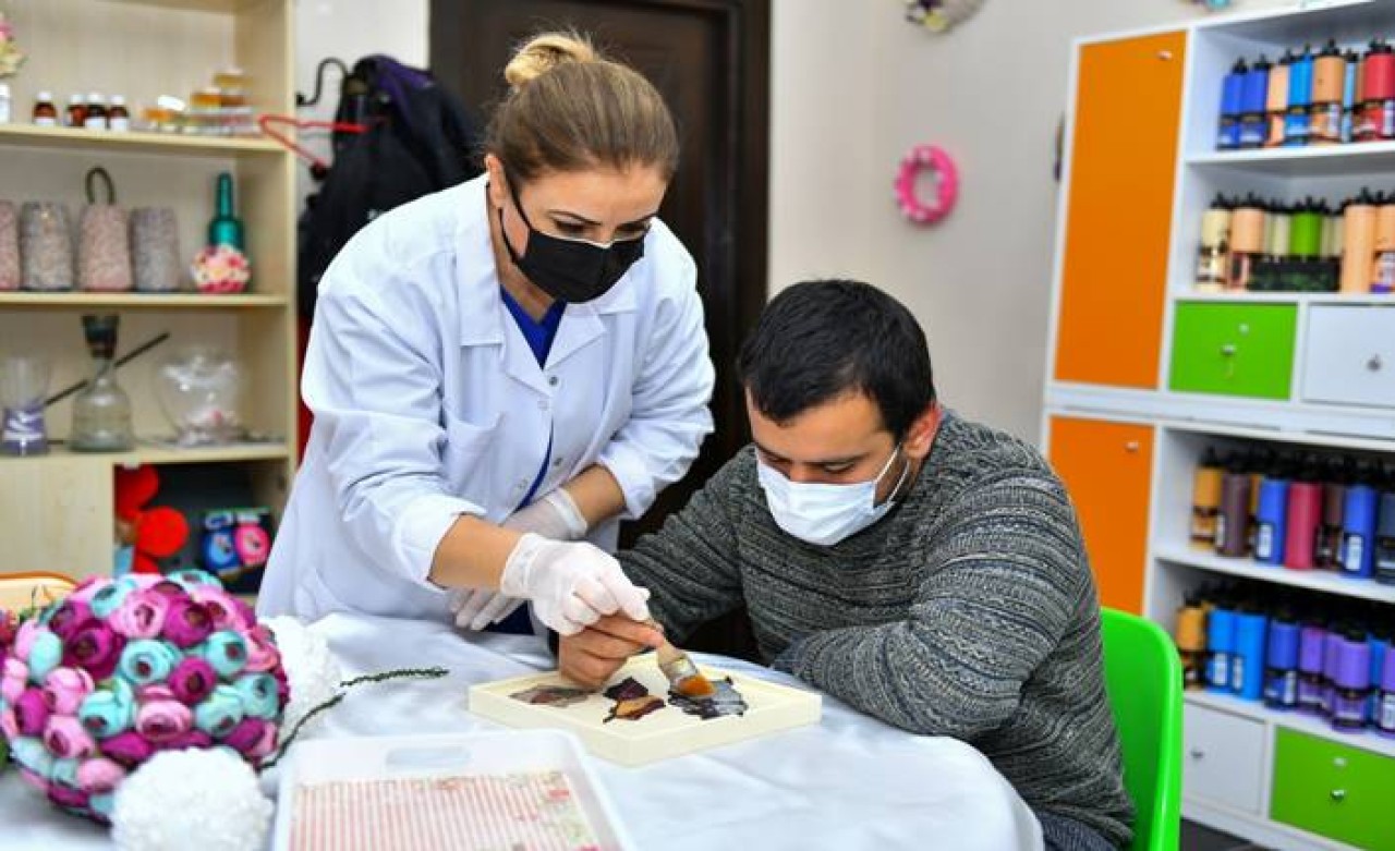 Esenyurt Belediyesi Engelsiz El Sanatlar atölyesi kaldığı yerden devam ediyor