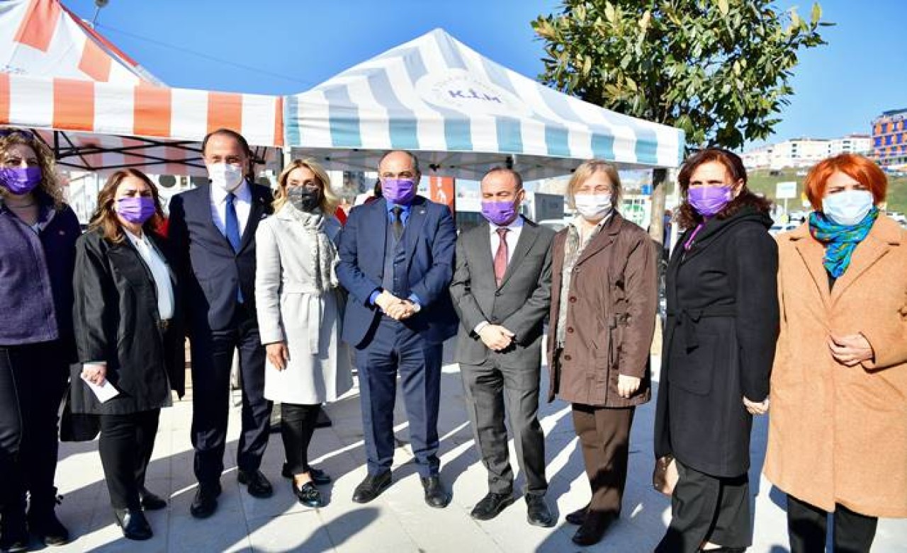 Beylikdüzü Belediyesi 42 kadın sağlık çalışanı anısına hatıra ormanı oluşturdu