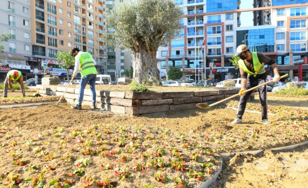 ESENYURT’TA YEŞİLLENDİRME ÇALIŞMALARI DEVAM EDİYOR