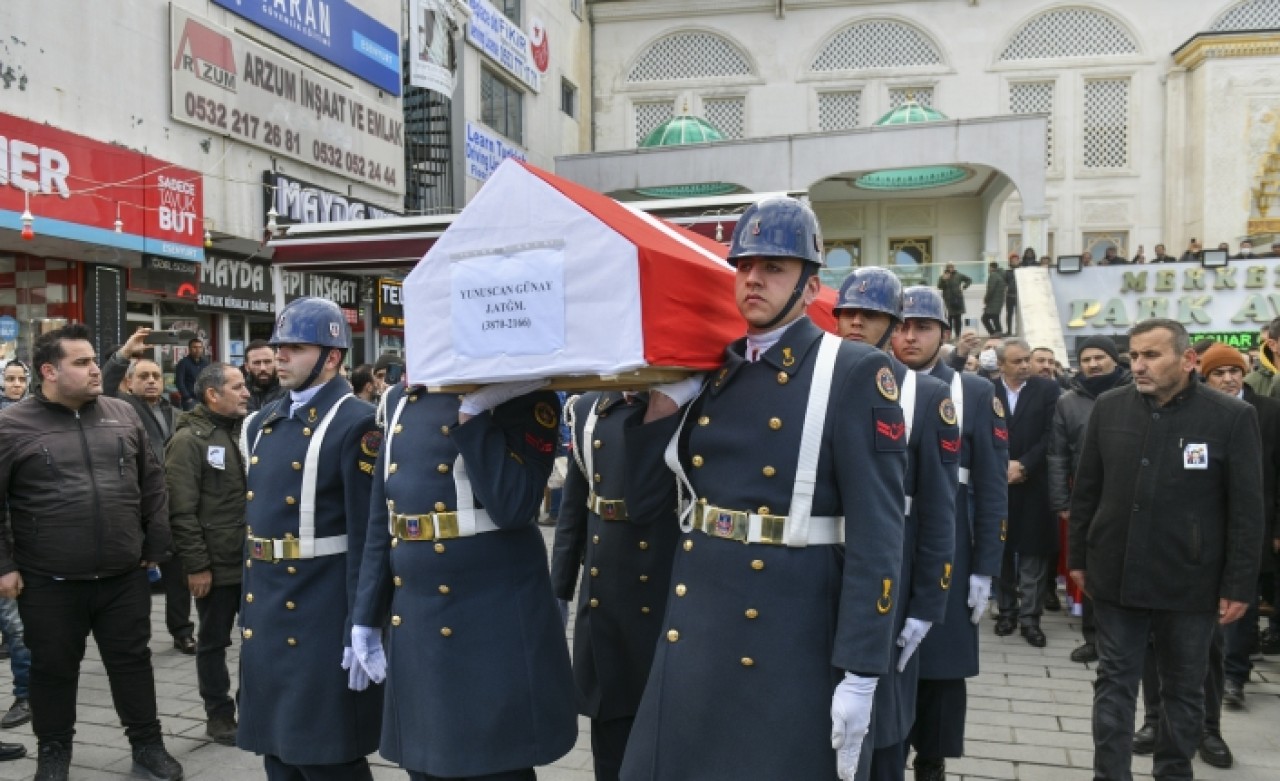 Esenyurt deprem şehidini uğurladı