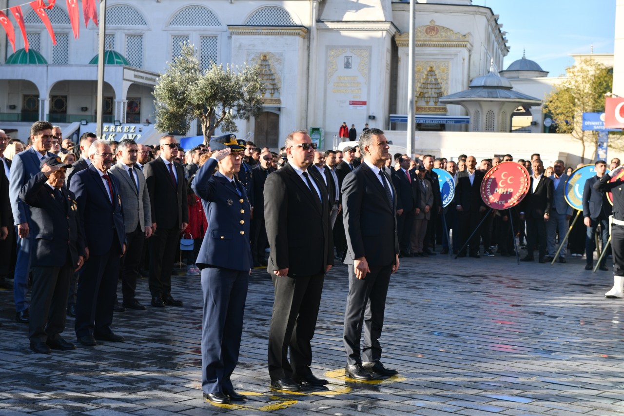 ESENYURT ATA’SINI SAYGI VE MİNNETLE ANDI