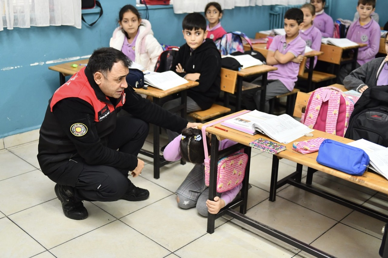 60 bin öğrenciye deprem eğitimi