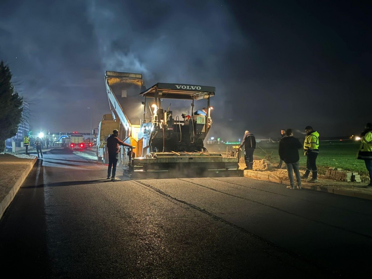 VOLKAN YILMAZ GECE GÜNDÜZ MESAİDE