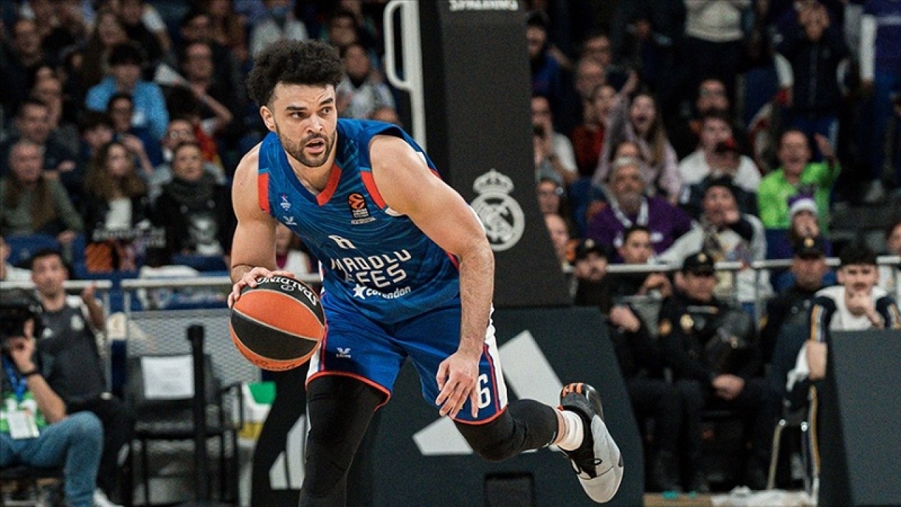 Anadolu Efes zafer peşinde